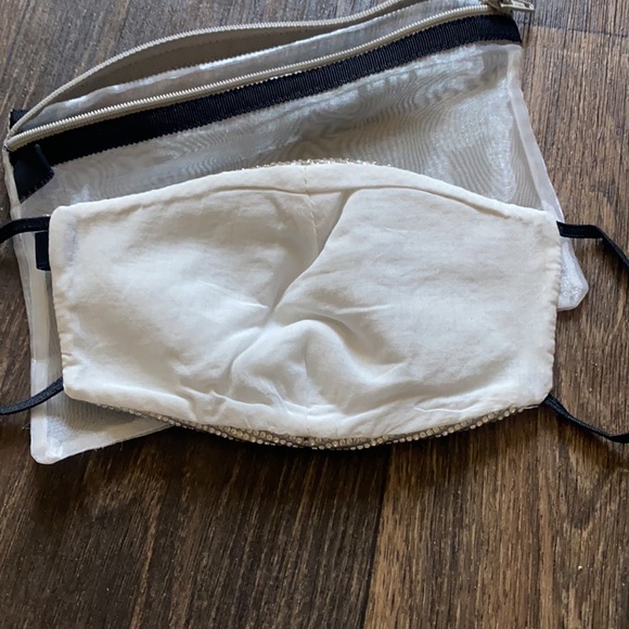 Rhinestone Mask - Picture 3 of 4